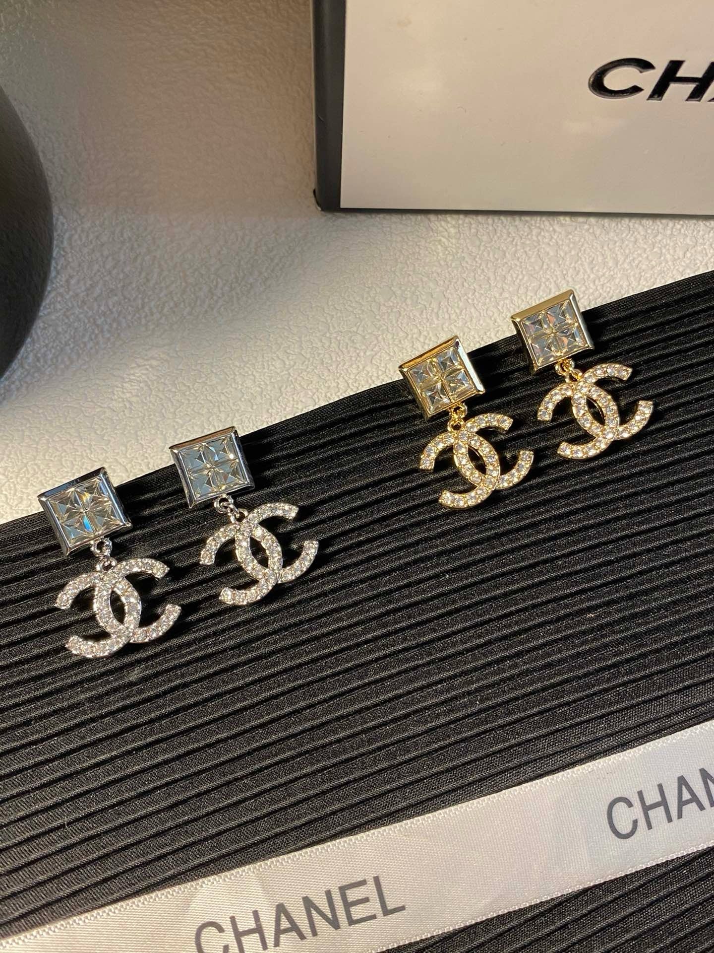Earrings-A925