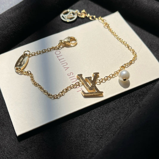 Gold Chain Bracelet with Letter Charm & Pearl Bead | Dainty Women's Jewelry