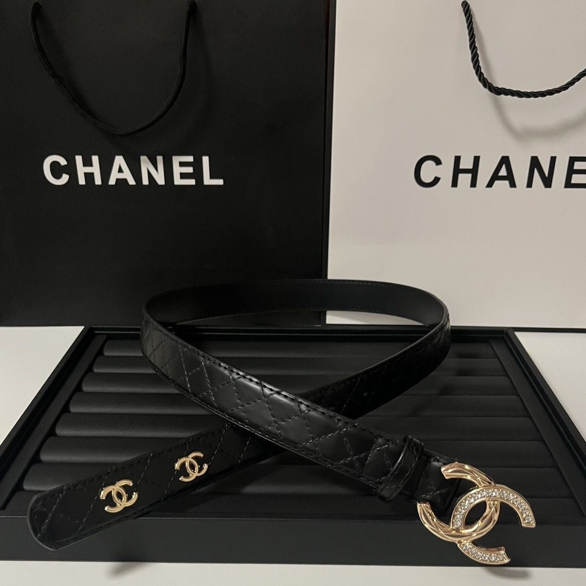 Double Arc Crystal Buckle Belt | Black Quilted Leather