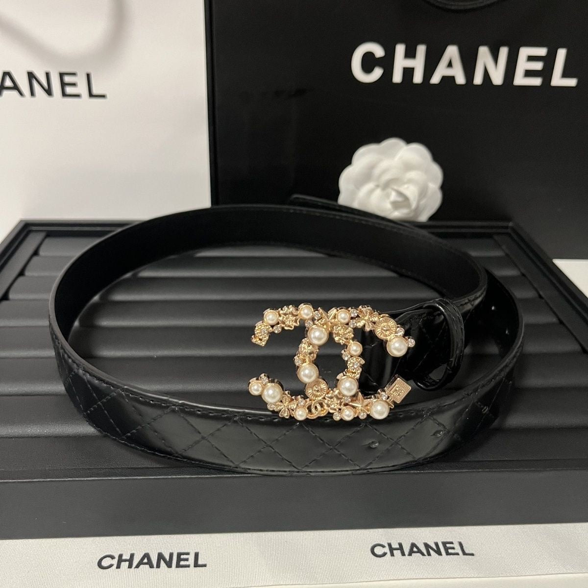 Pearl & Crystal Arc Buckle Belt | Black Quilted Leather