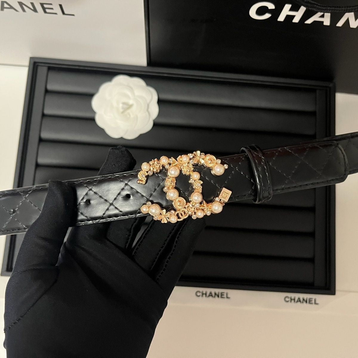 Pearl & Crystal Arc Buckle Belt | Black Quilted Leather